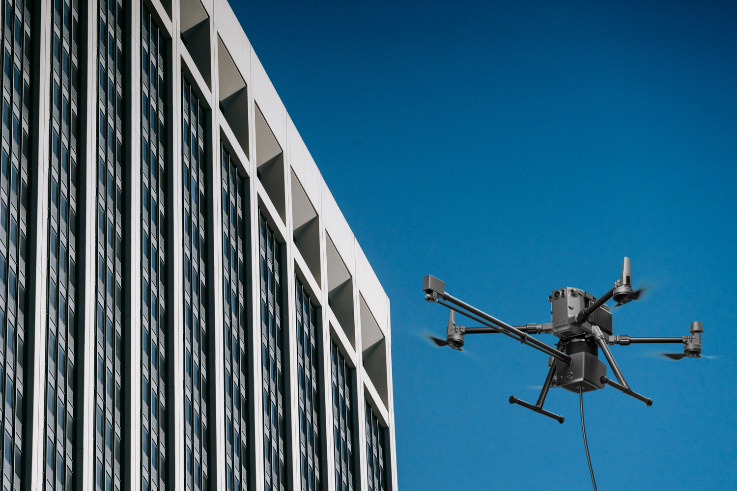 M350 RTK Reinigungsdrohne: Effiziente und sichere Reinigung aus der Luft